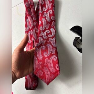 Jack Victor Mens Classic 100% Silk Necktie Red Paisley 59L
